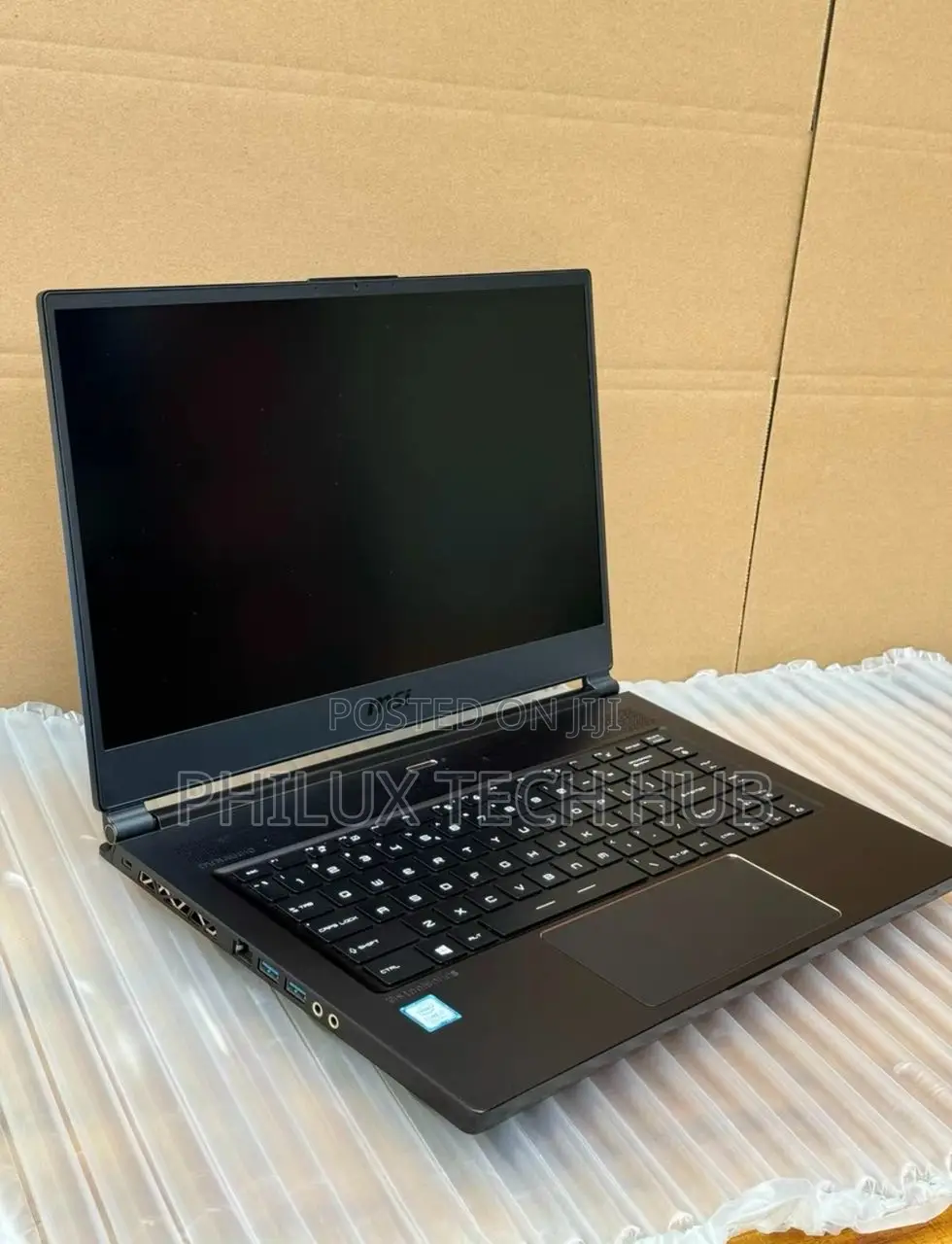 Laptop MSI GS65 Stealth Thin 8RE 16GB Intel Core I7 SSD 512GB