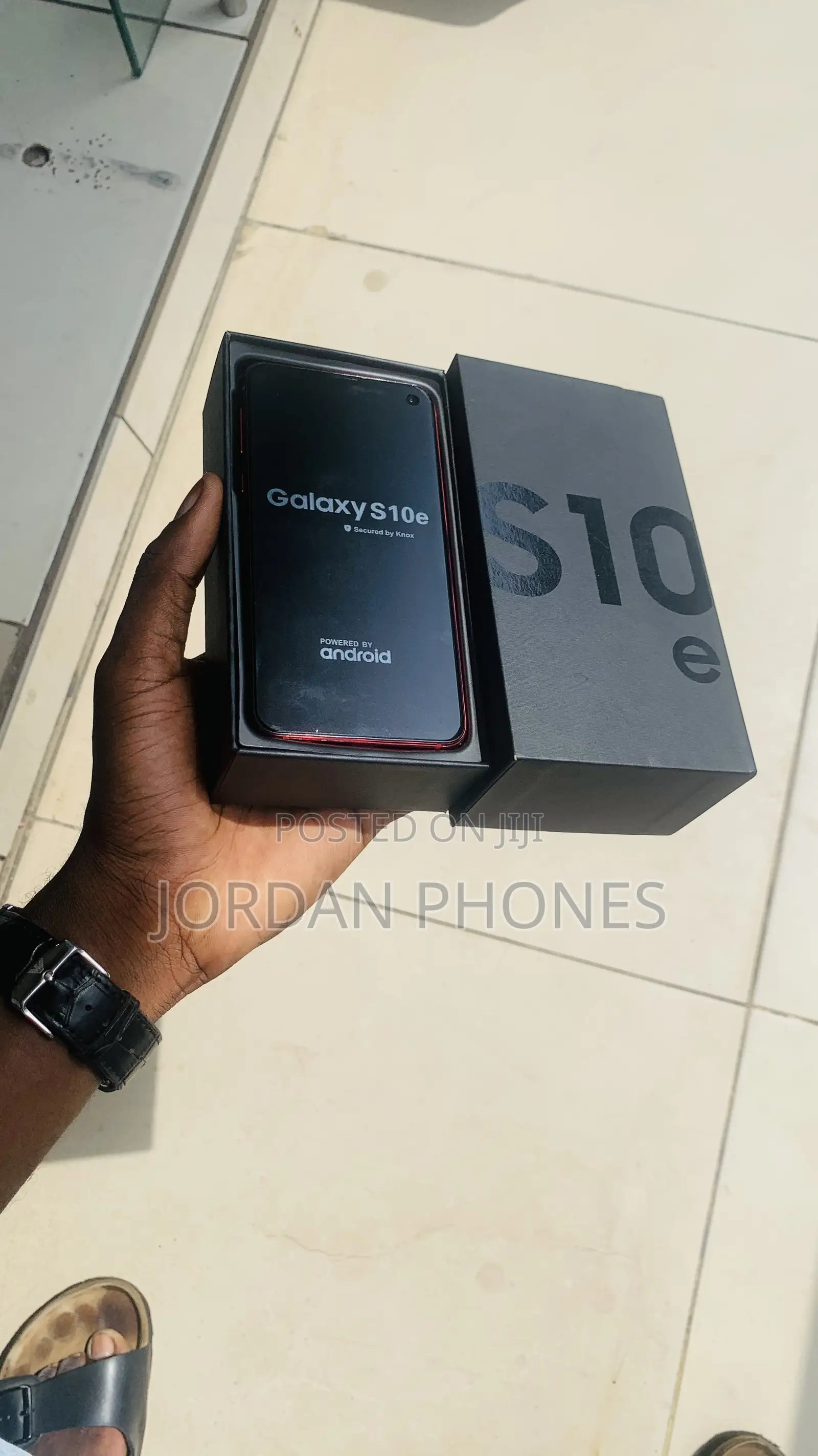 New Samsung Galaxy S10e 128 GB Red