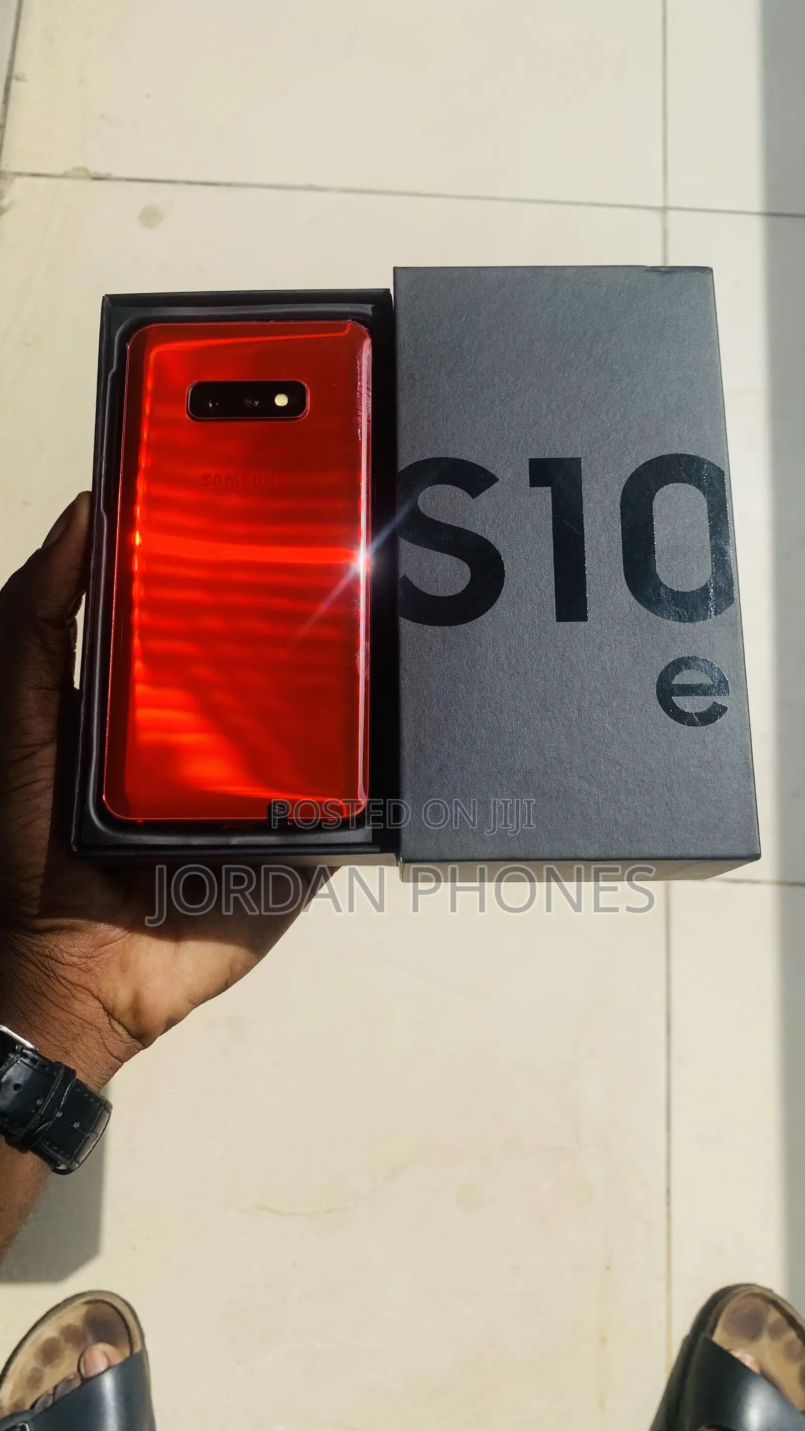 New Samsung Galaxy S10e 128 GB Red