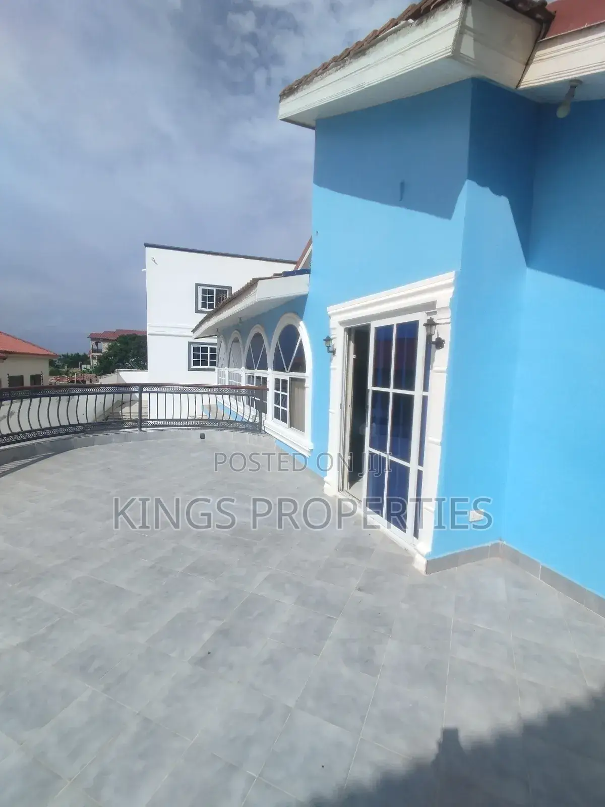 Furnished 4bdrm Apartment in Broadcasting, West Hills Mall Area
