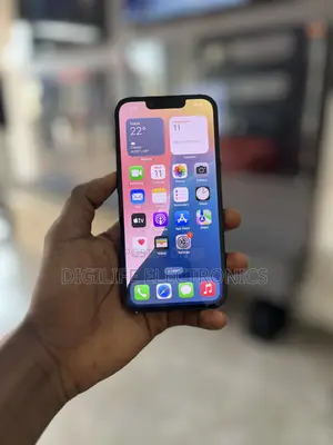 Photo - Apple iPhone 13 128 GB Black