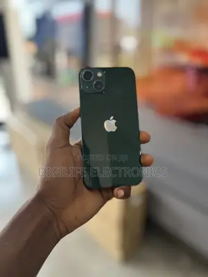 Photo - Apple iPhone 13 128 GB Green