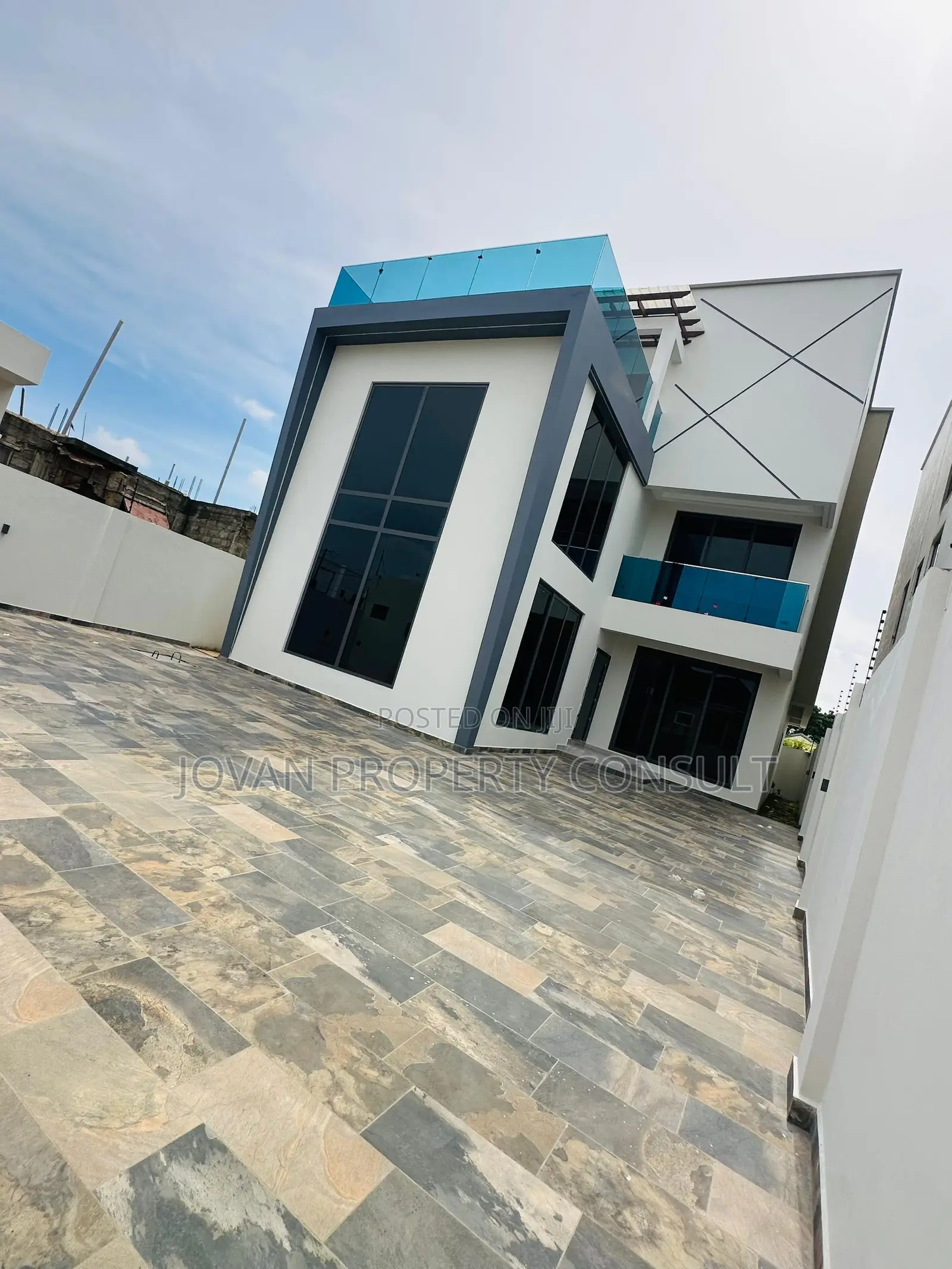 4bdrm House in East Legon for sale