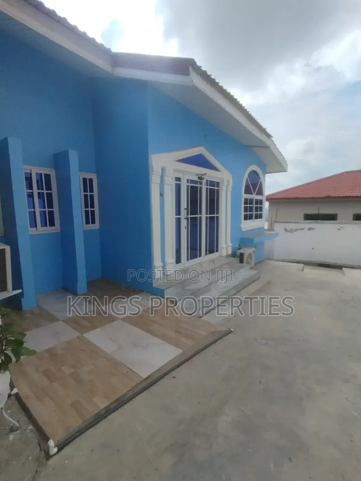 Furnished 4bdrm Apartment in Broadcasting, West Hills Mall Area