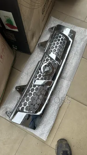 Nissan Hardbody Front Grille 2008,2009,2010,2011,2012