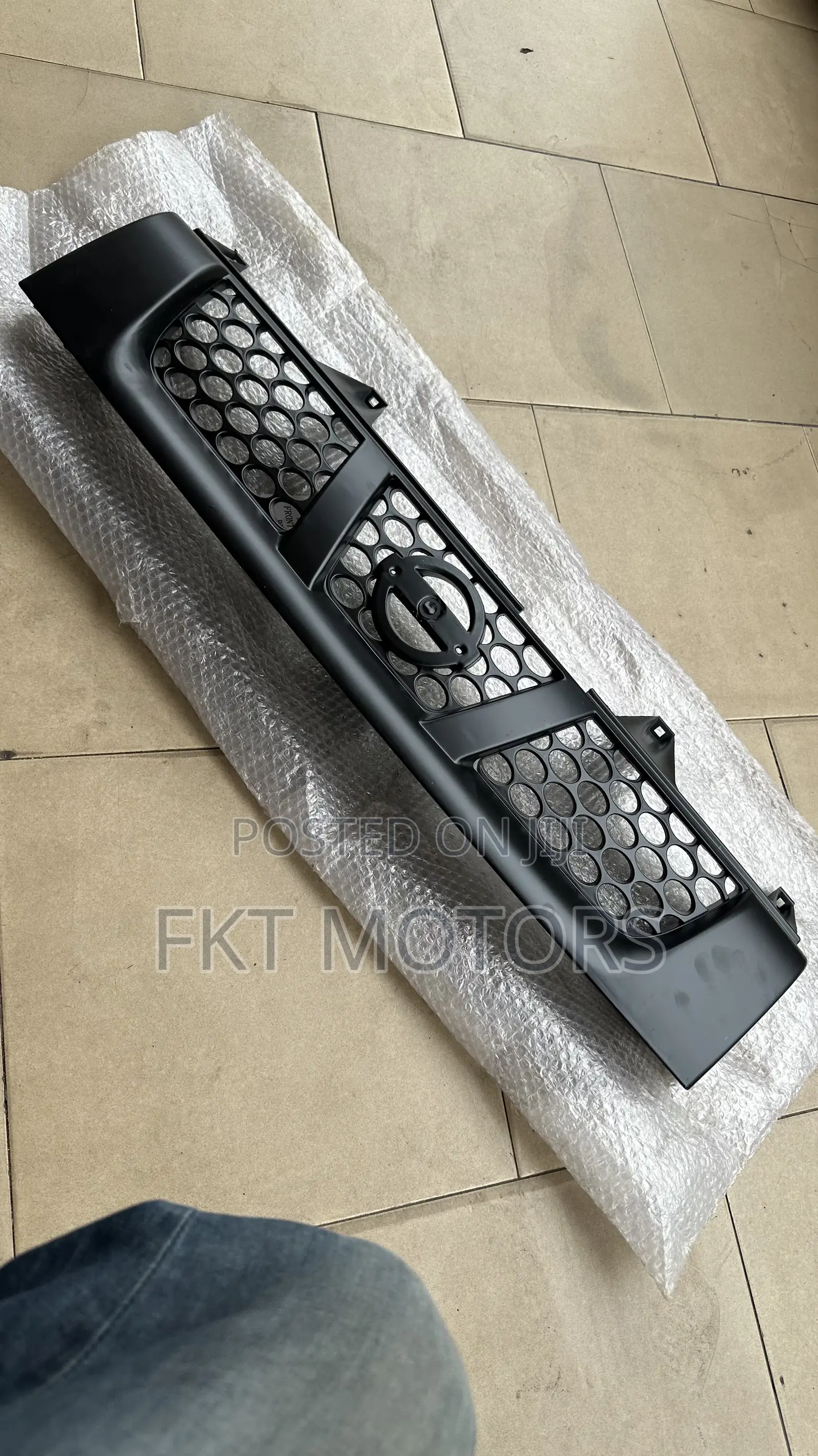 Nissan Hardbody Front Grille 2008,2009,2010,2011,2012