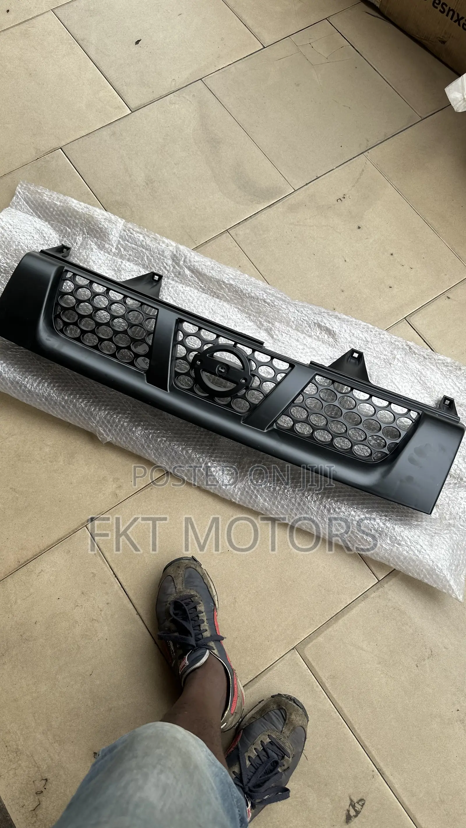 Nissan Hardbody Front Grille 2008,2009,2010,2011,2012