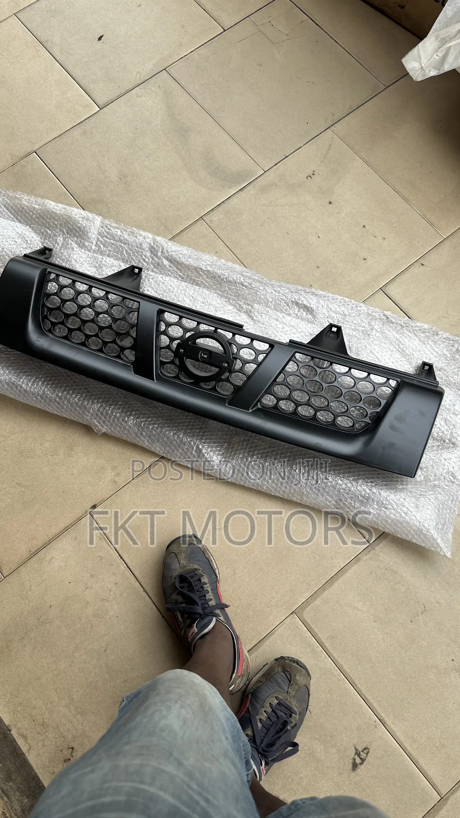 Nissan Hardbody Front Grille 2008,2009,2010,2011,2012