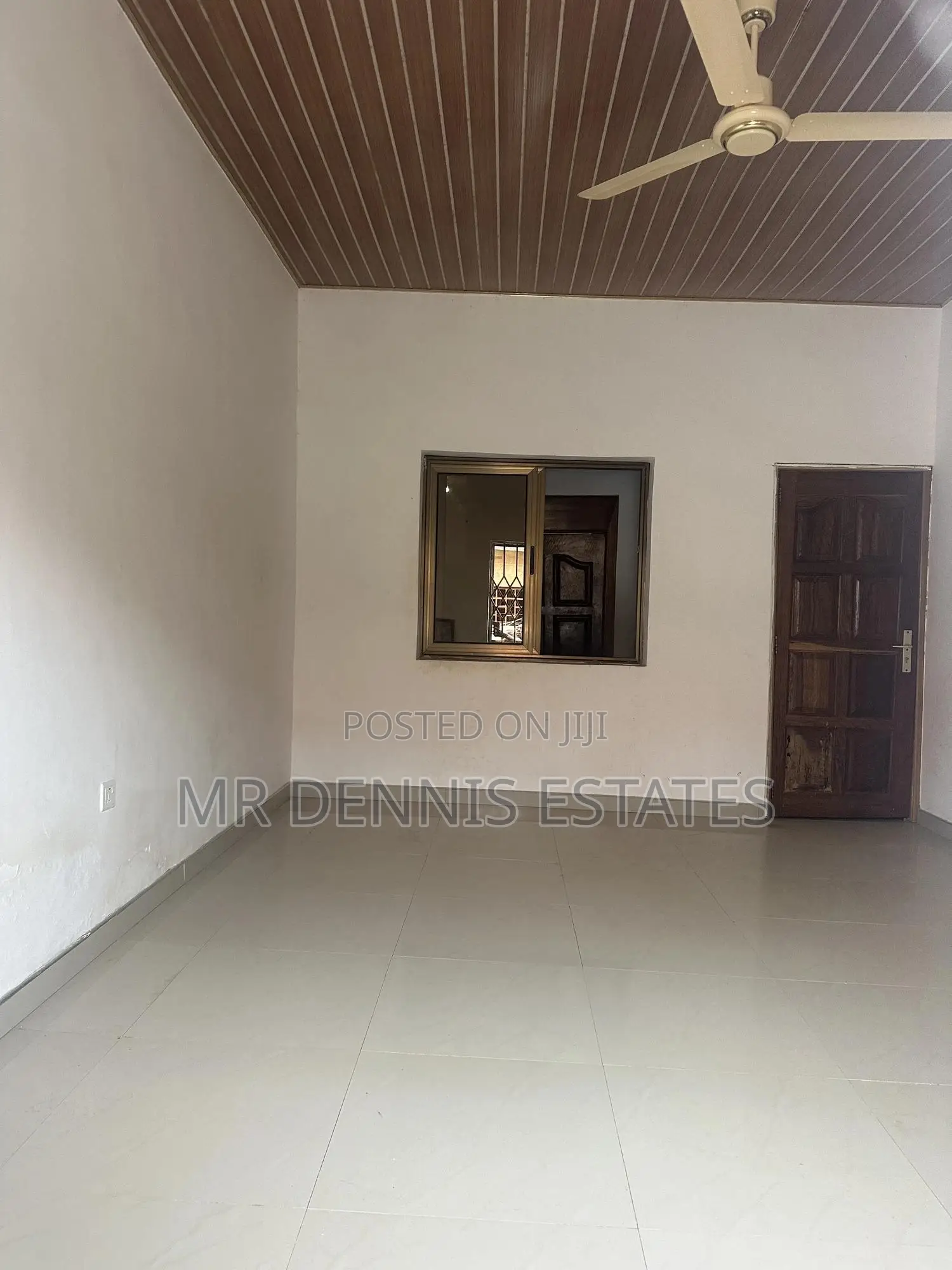 3bdrm House in Westhillls Mall for rent