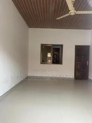 3bdrm House in Westhillls Mall for rent