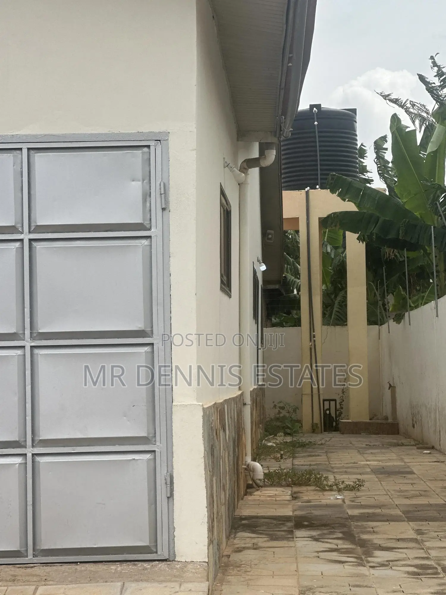 3bdrm House in Westhillls Mall for rent
