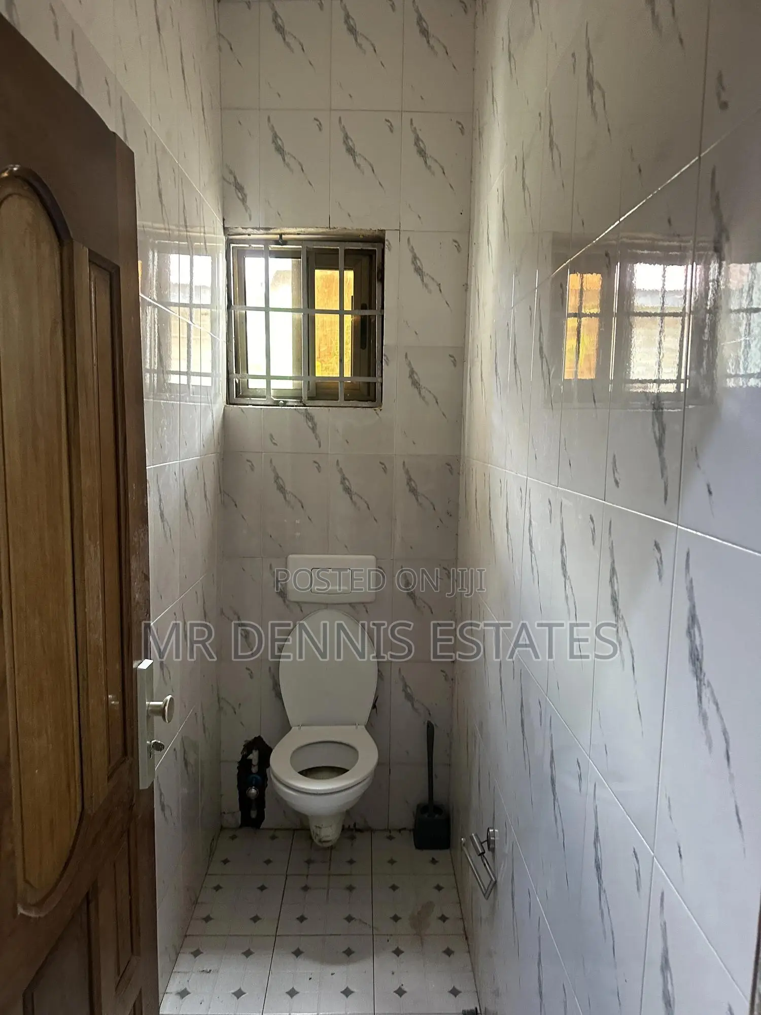 3bdrm House in Westhillls Mall for rent