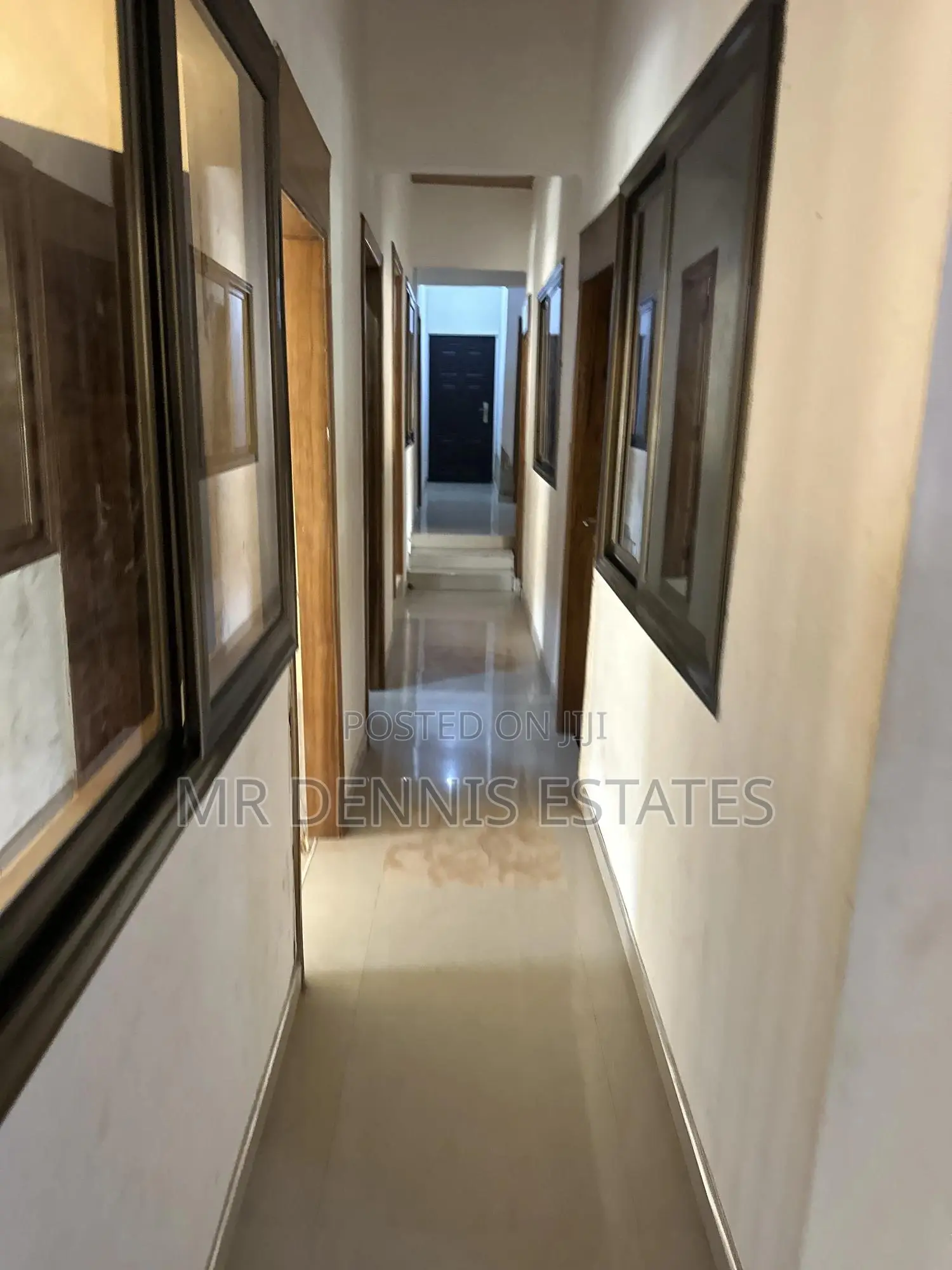 3bdrm House in Westhillls Mall for rent