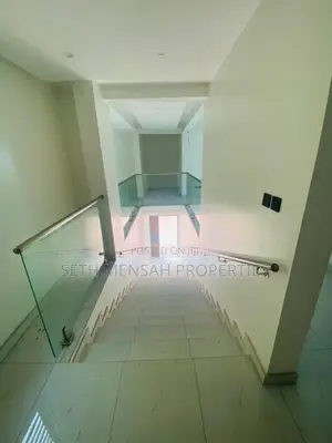 5bdrm House in Dzorwulu for sale