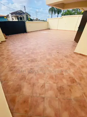 5bdrm House in Dzorwulu for sale