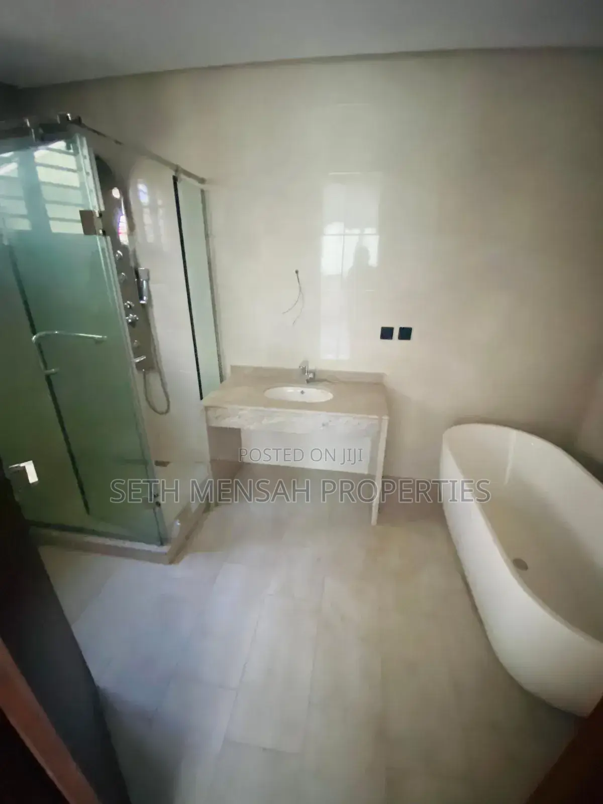 5bdrm House in Dzorwulu for sale
