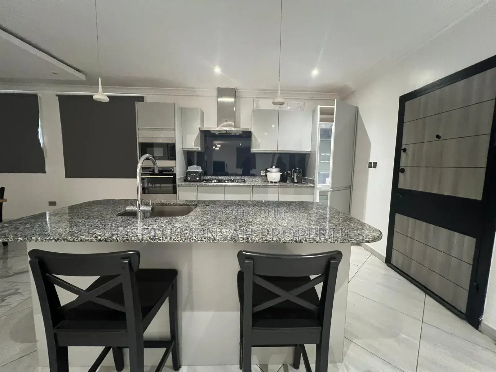 Furnished 5bdrm House in Adjiriganor for sale