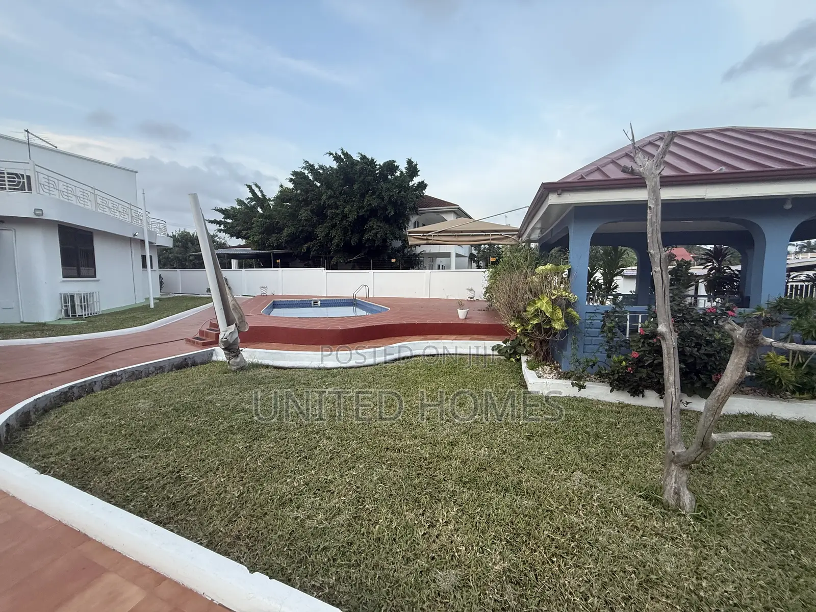 5bdrm House in East Legon for sale