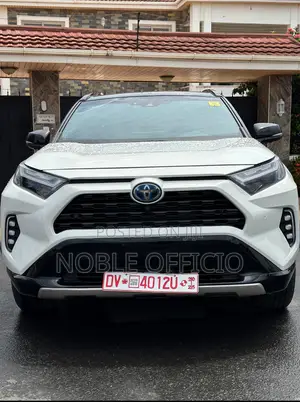 Photo - Toyota RAV4 XLE Premium 2022 White