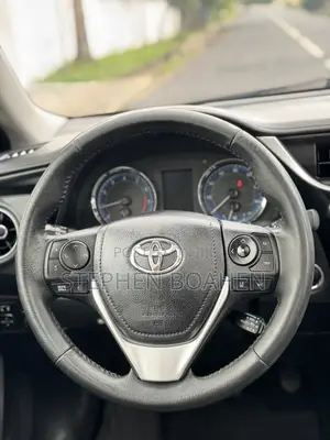 Toyota Corolla SE (1.8L 4cyl 2A) 2018 Gray