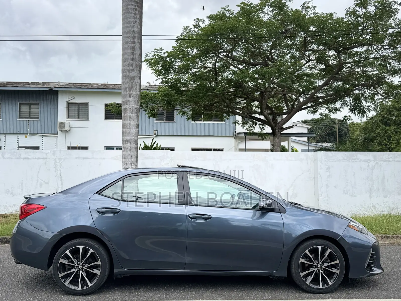 Toyota Corolla SE (1.8L 4cyl 2A) 2018 Gray