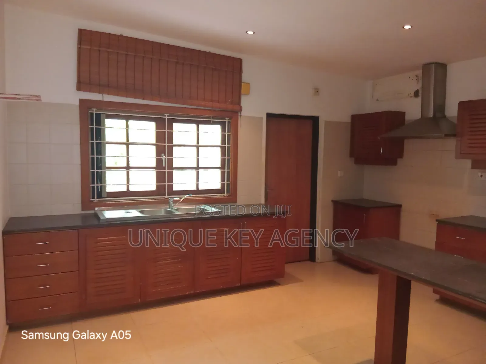 4bdrm House in Unique Key Agency, Airport Residential Area for rent
