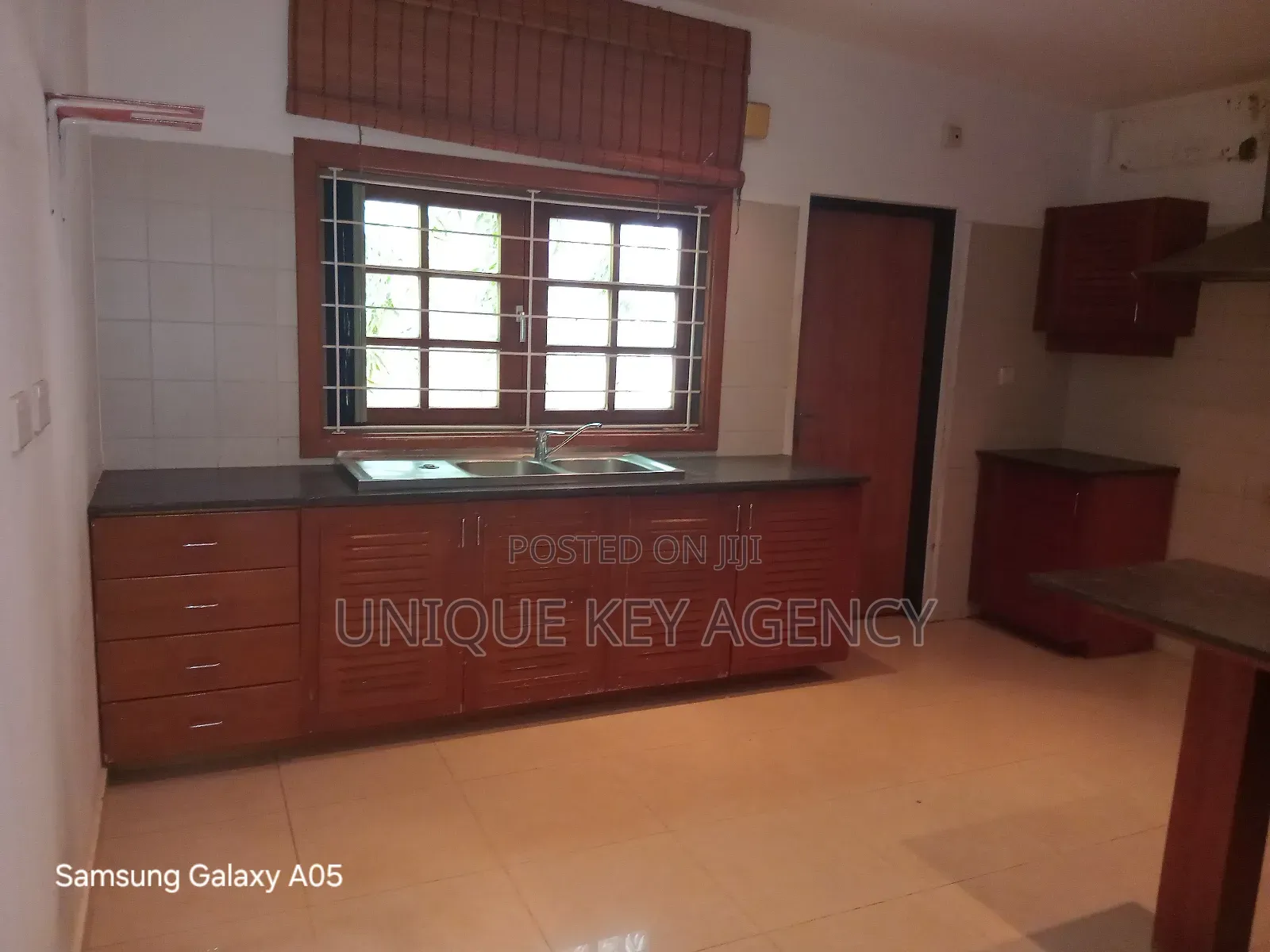 4bdrm House in Unique Key Agency, Airport Residential Area for rent