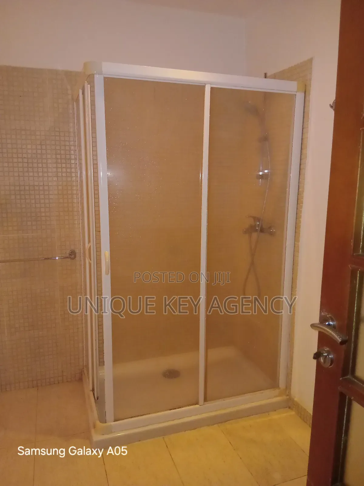 4bdrm House in Unique Key Agency, Airport Residential Area for rent