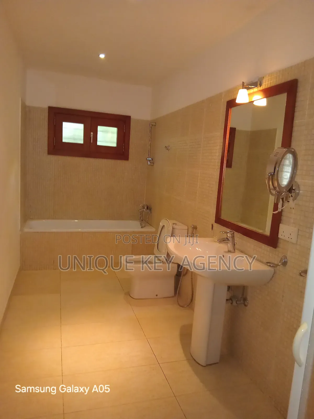 4bdrm House in Unique Key Agency, Airport Residential Area for rent
