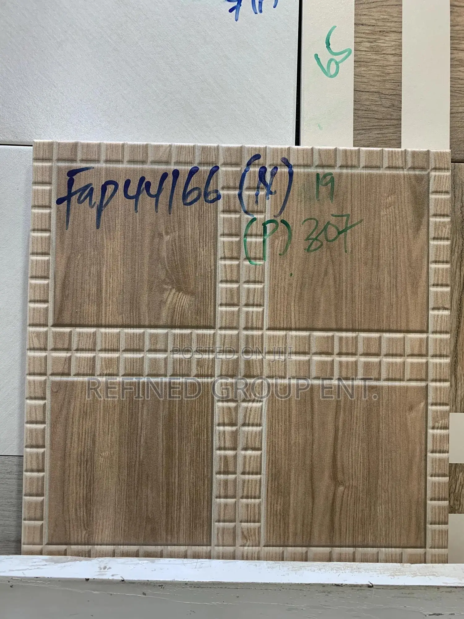 40/40cm Compound Tiles