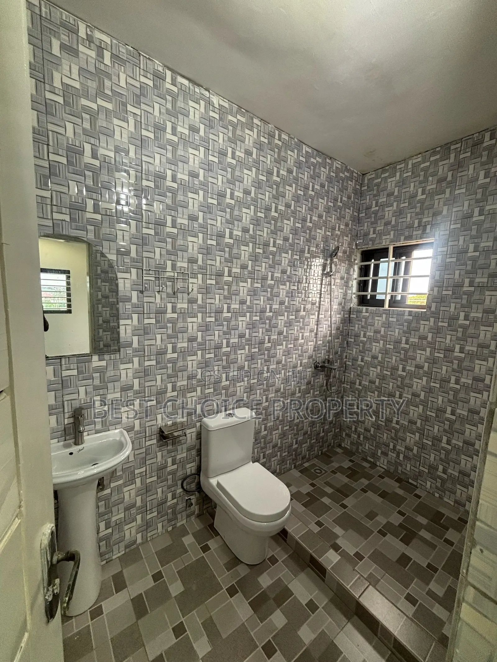 2bdrm Apartment in Lakeside Community 9, New Legon for rent