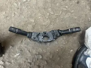 Hyundai Elantra 2012 Travigator Switch