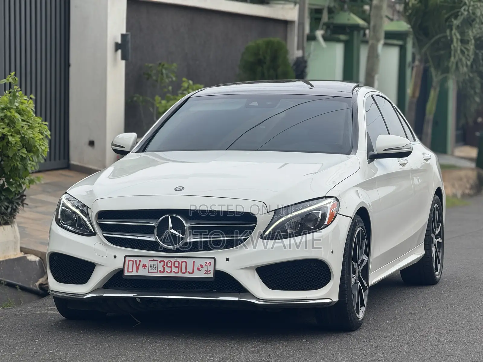 Mercedes-Benz C300 Luxury Sedan RWD (2.0L 4cyl 7A) 2016 White