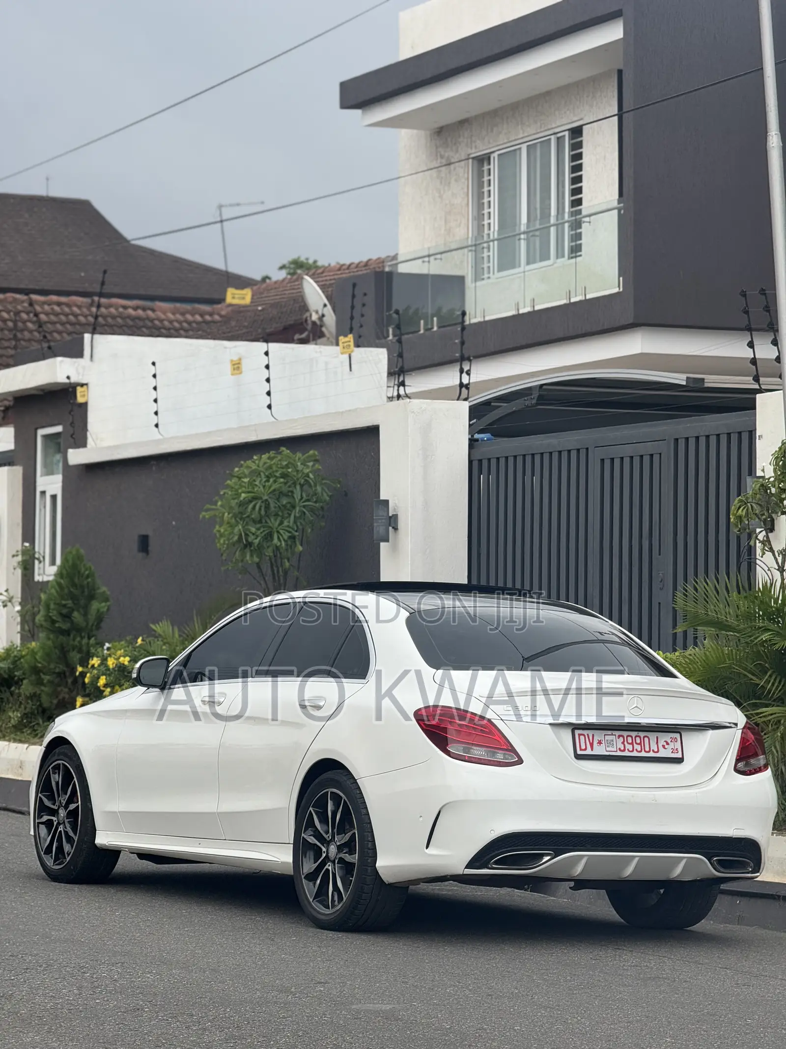 Mercedes-Benz C300 Luxury Sedan RWD (2.0L 4cyl 7A) 2016 White