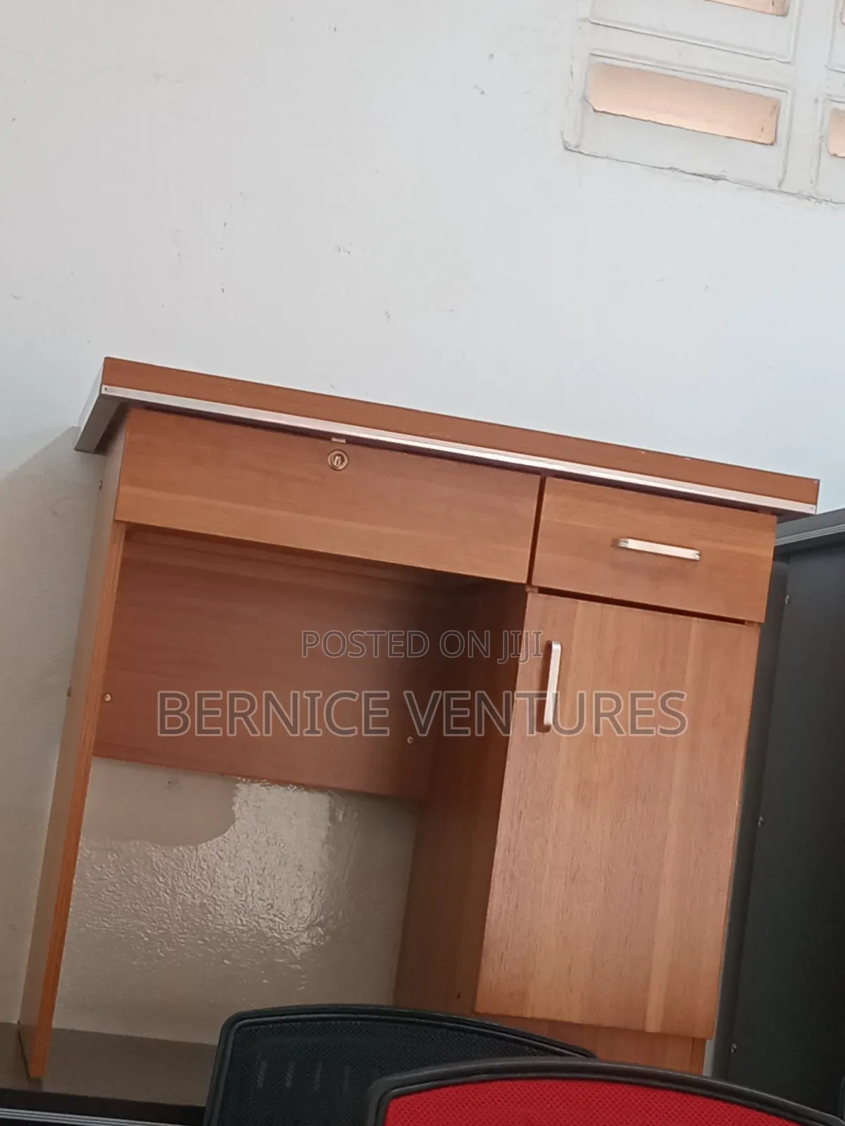 Quality and Neat Office Table for Sale