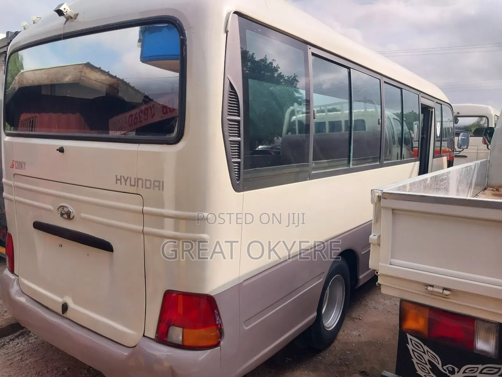 Hyundai County 2012 Beige