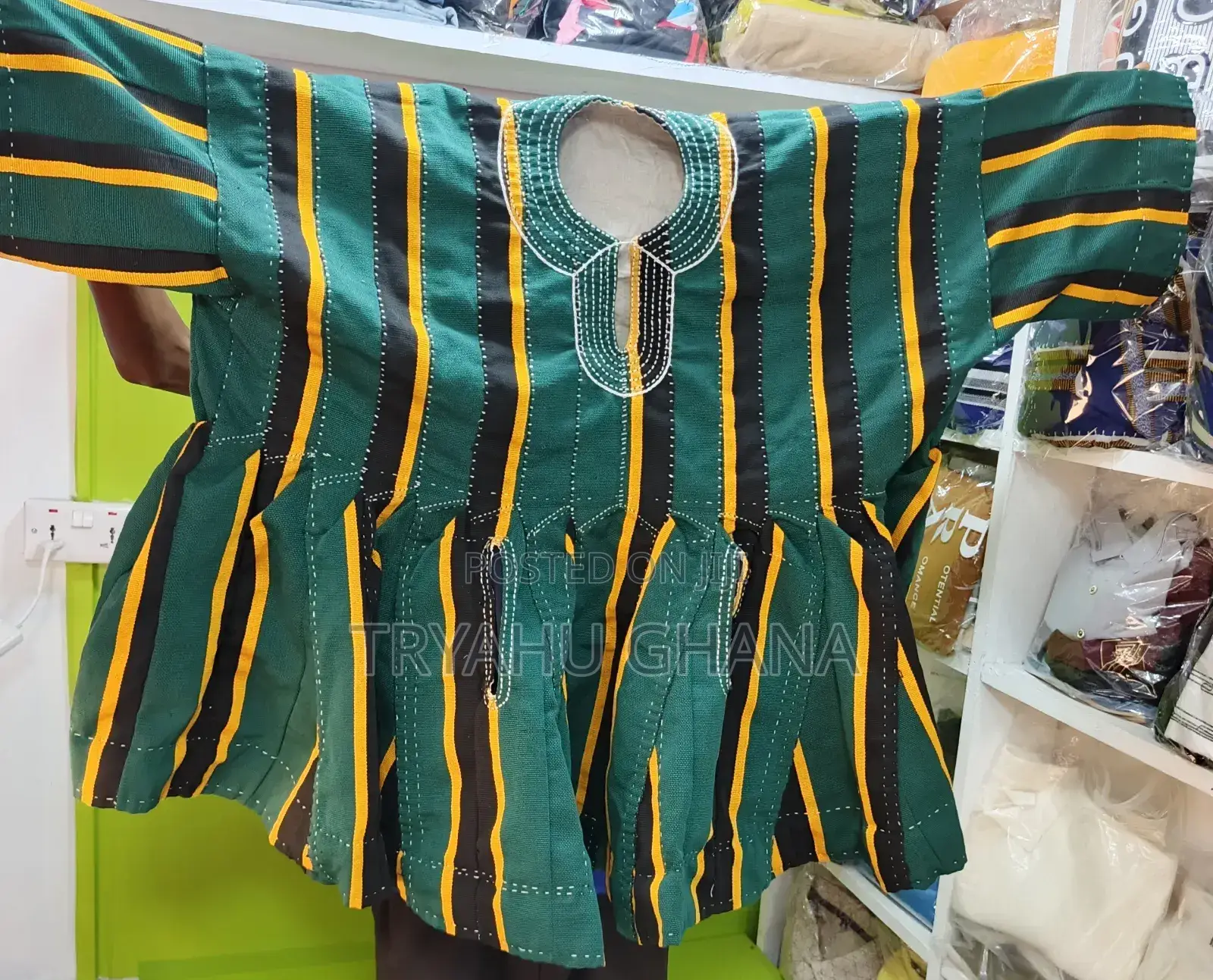 Shop High-Quality Cotton Smocks Now at Tryahu