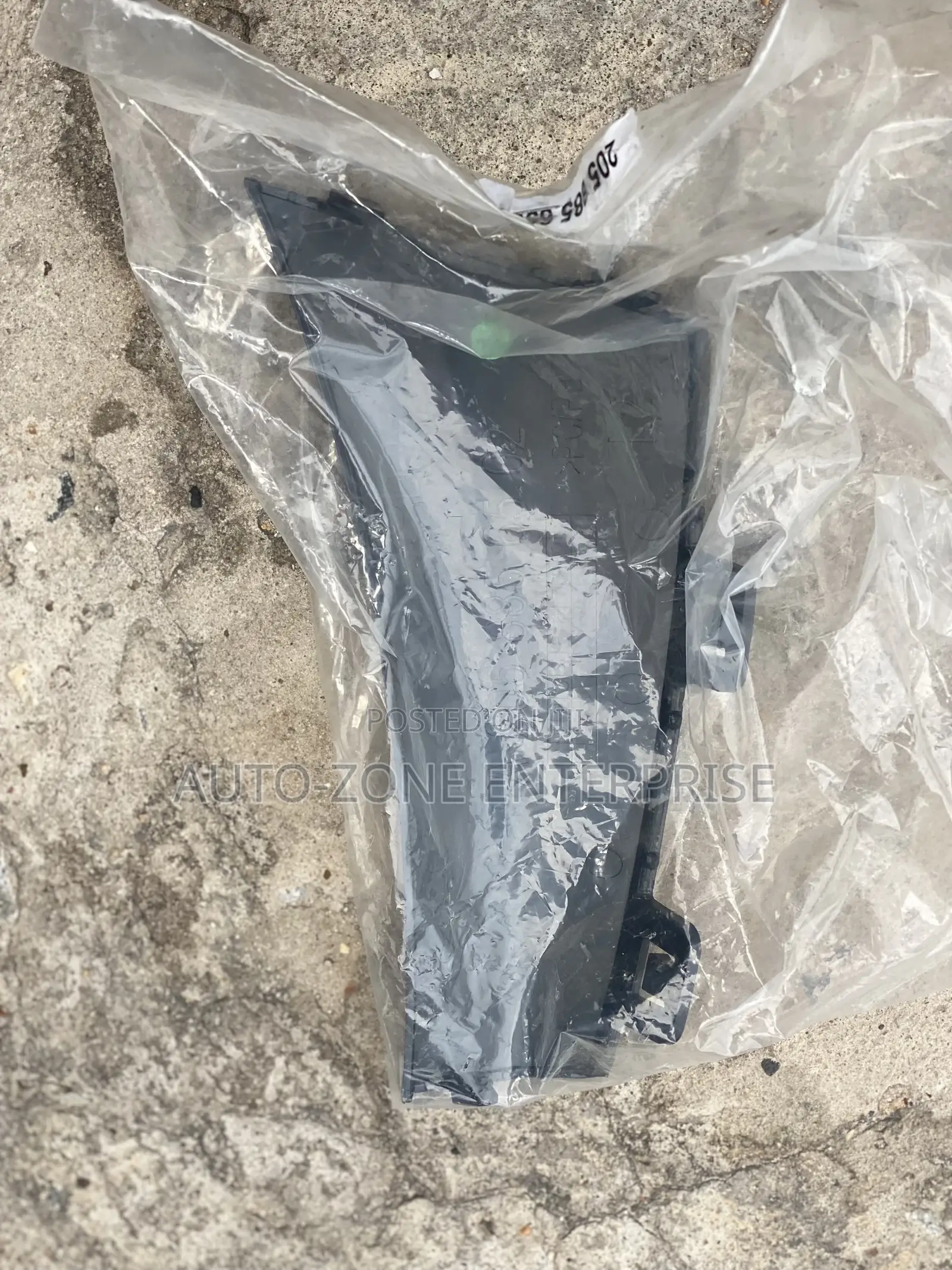 Mercedes Benz C300 Front Bumper Side Cover/Lid