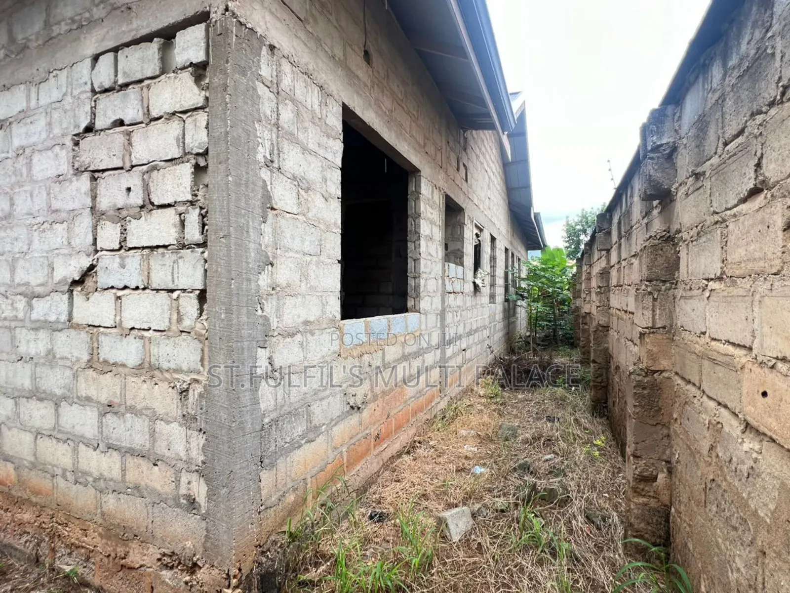 5bdrm House in Oyarifa, Adenta for sale