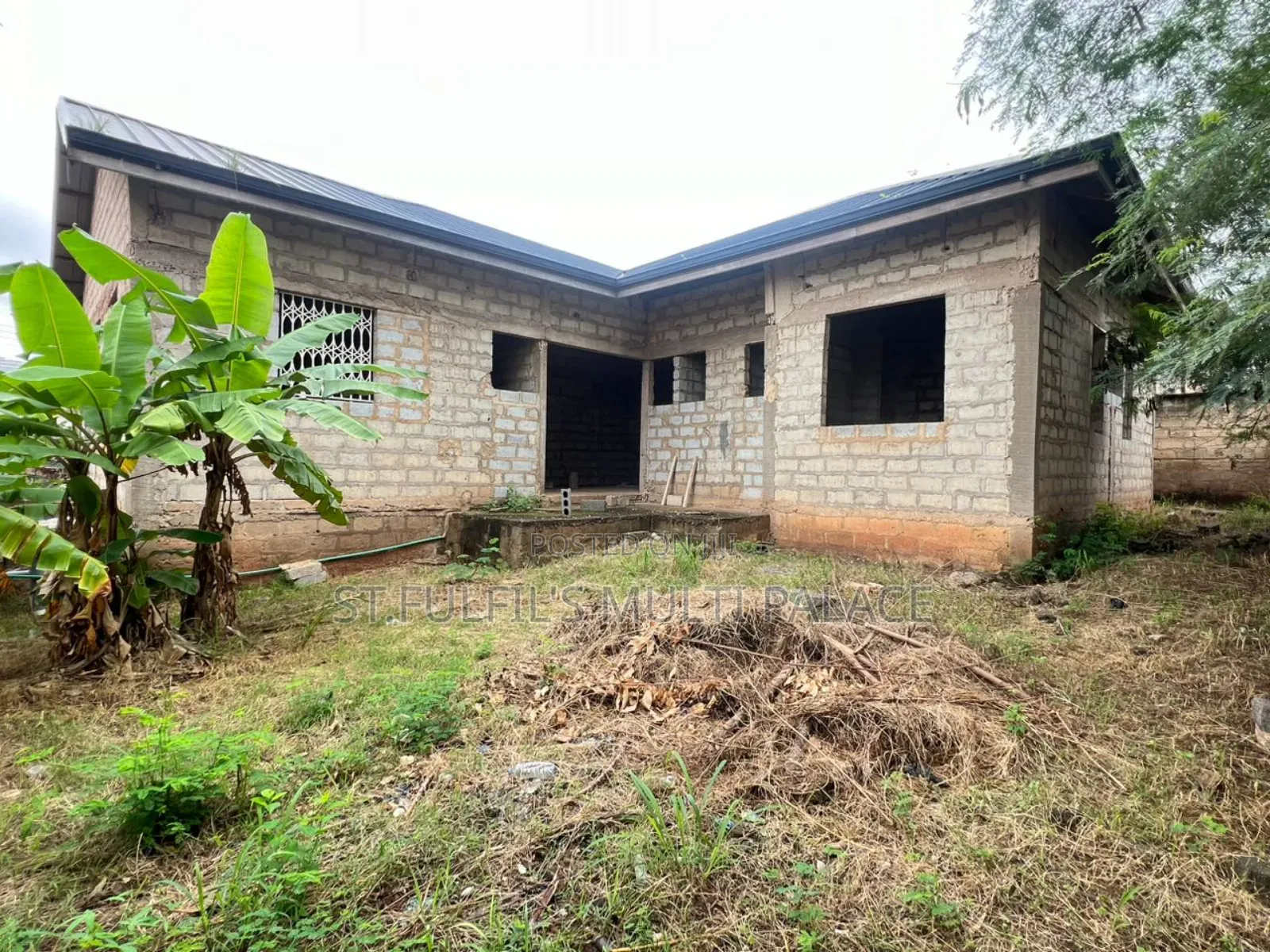 5bdrm House in Oyarifa, Adenta for sale