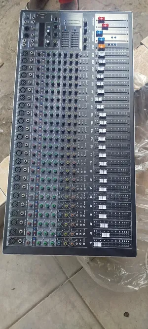 Yamaha SMX 24-Channel Mixer