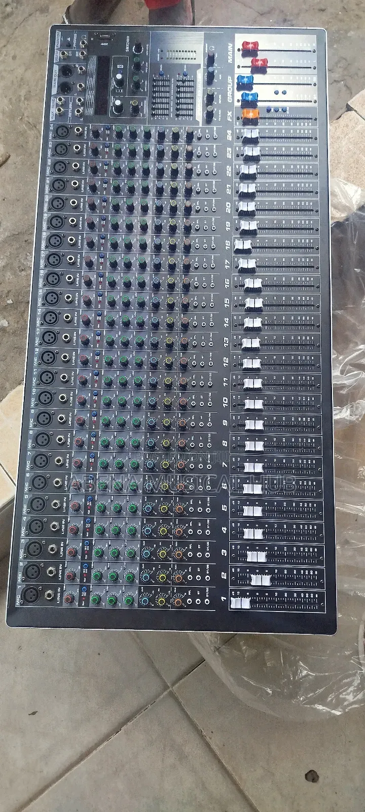 Yamaha SMX 24-Channel Mixer