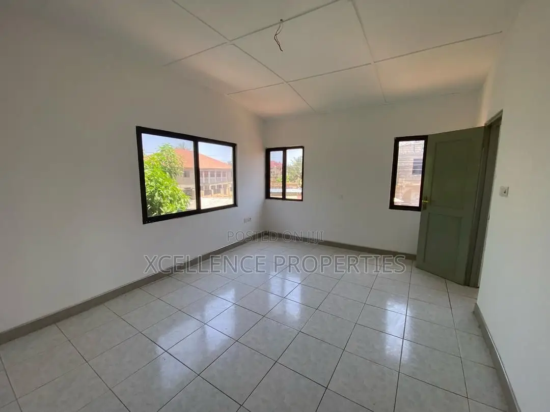 3bdrm House in Xcellence Properties, Nungua for sale