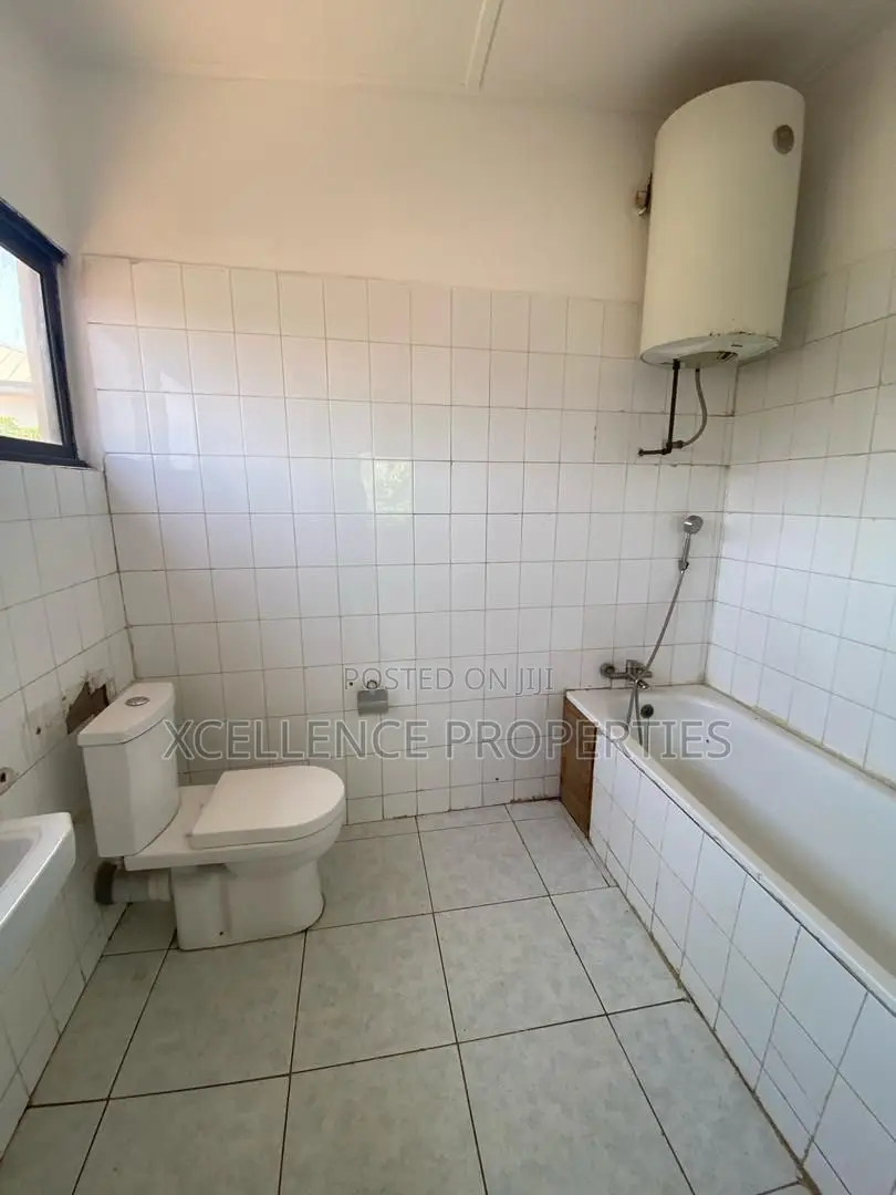 3bdrm House in Xcellence Properties, Nungua for sale