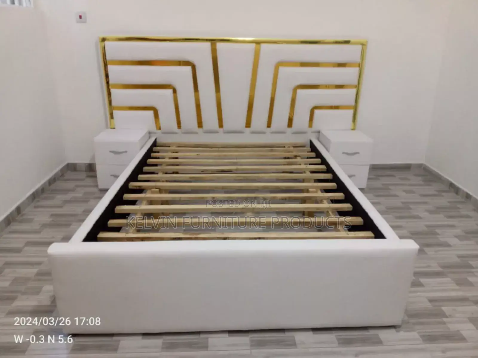 Queen Size Bed With Side Drawers