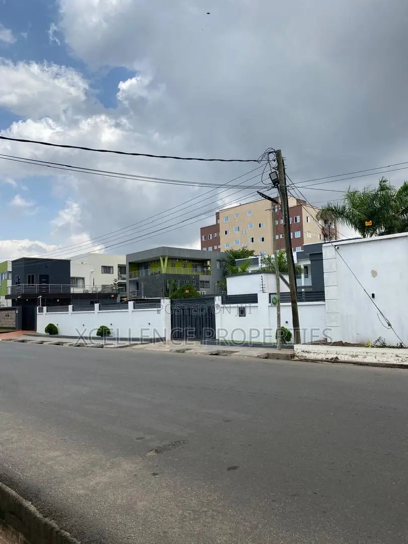 16 Bedrooms Office Space for Rent at Dzorwulu
