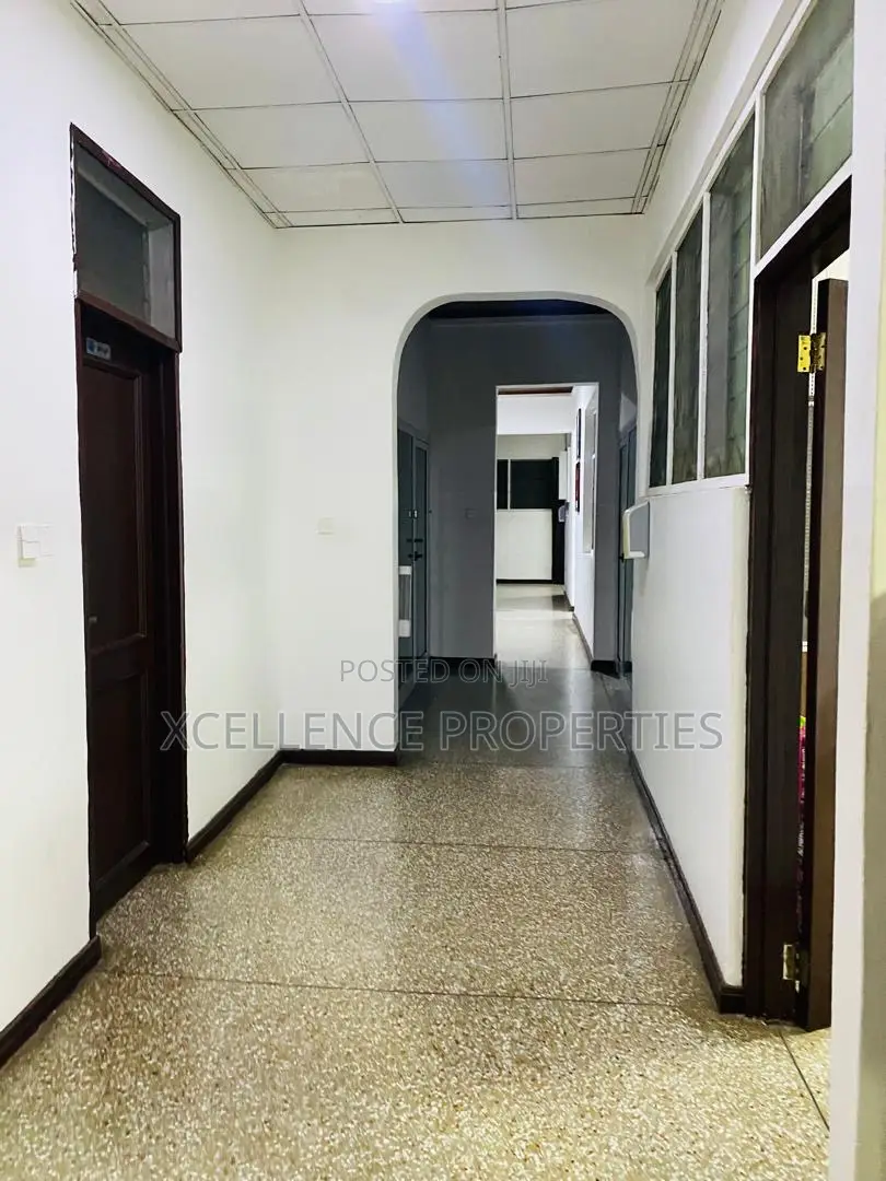16 Bedrooms Office Space for Rent at Dzorwulu