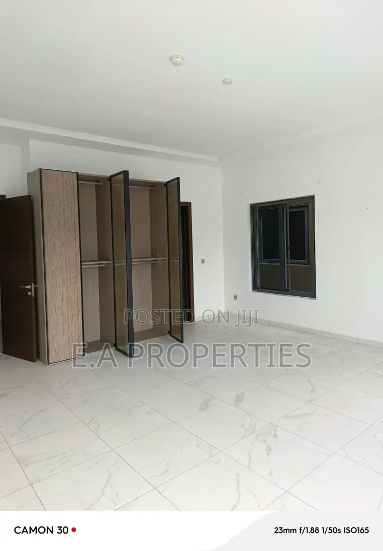 7bdrm House in E A Properties, Bawaleshie for rent