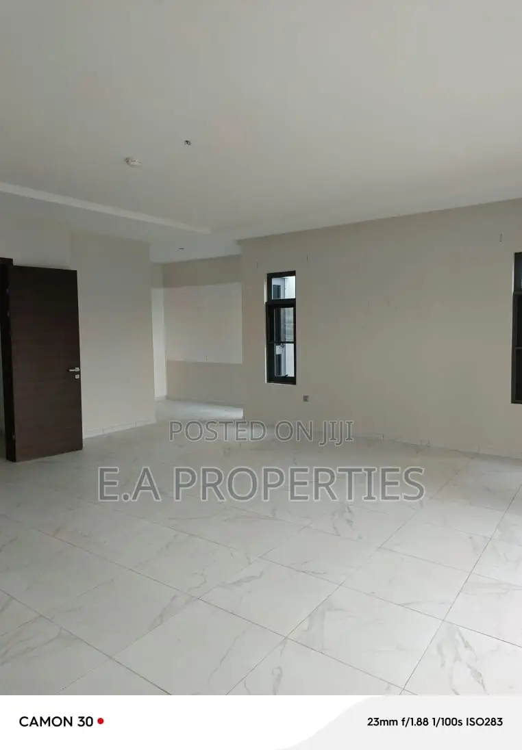 7bdrm House in E A Properties, Bawaleshie for rent