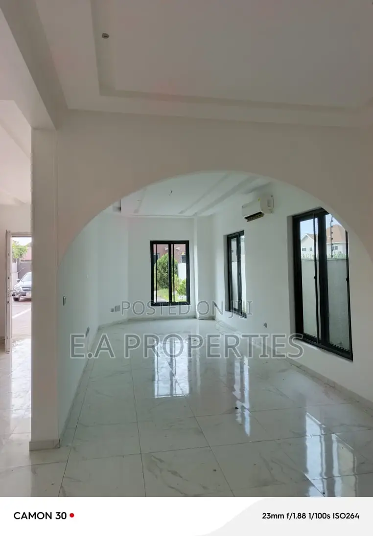 7bdrm House in E A Properties, Bawaleshie for rent